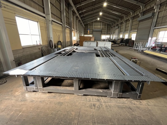 架台仮組の画像